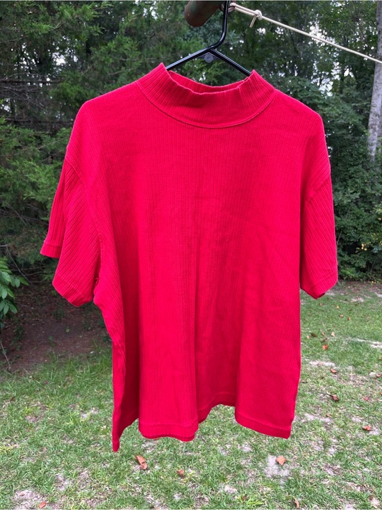 Laura Gayle Tops - Vintage Mock Neck Ribbed Short Sleeve Top - Vibrant Red